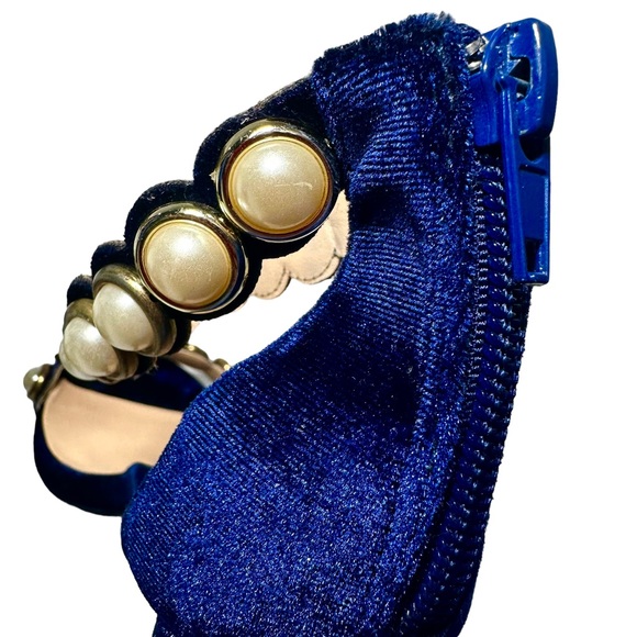 Qupid Heels 7 Blue Velvet w/ Pearl Accents - Picture 7 of 10